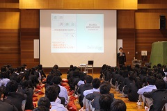 2016_0513進路講演会（1年次）s003